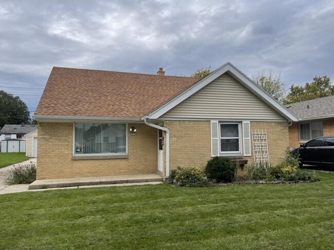 Primary Photo - 3823 N 82nd St