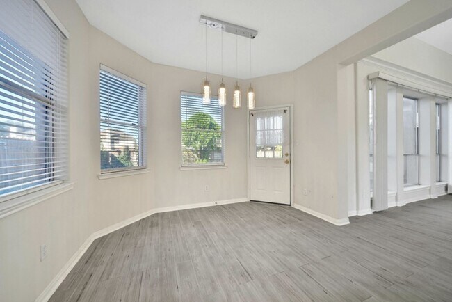 Building Photo - 522 Jay's Ln