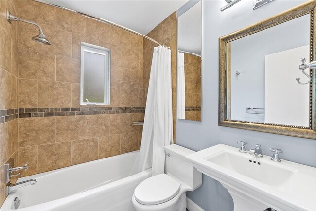 Building Photo - "Charming 4-Bed Retreat with Granite Kitch...