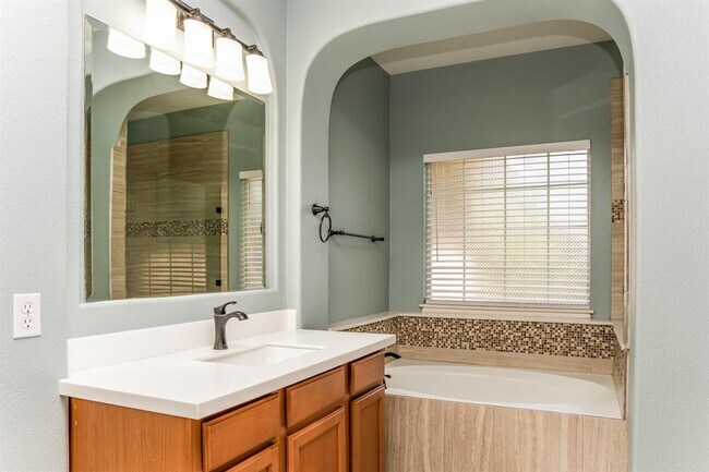 Building Photo - 3006 Covington Pl