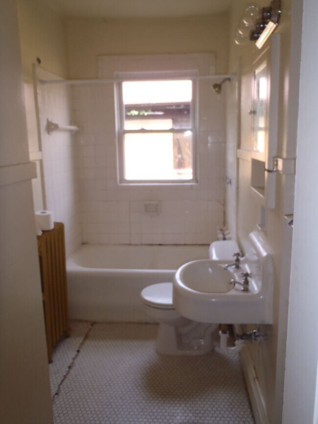 Building Photo - 319 Terrace Ave