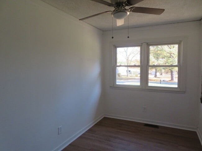 Building Photo - Dinwiddie County