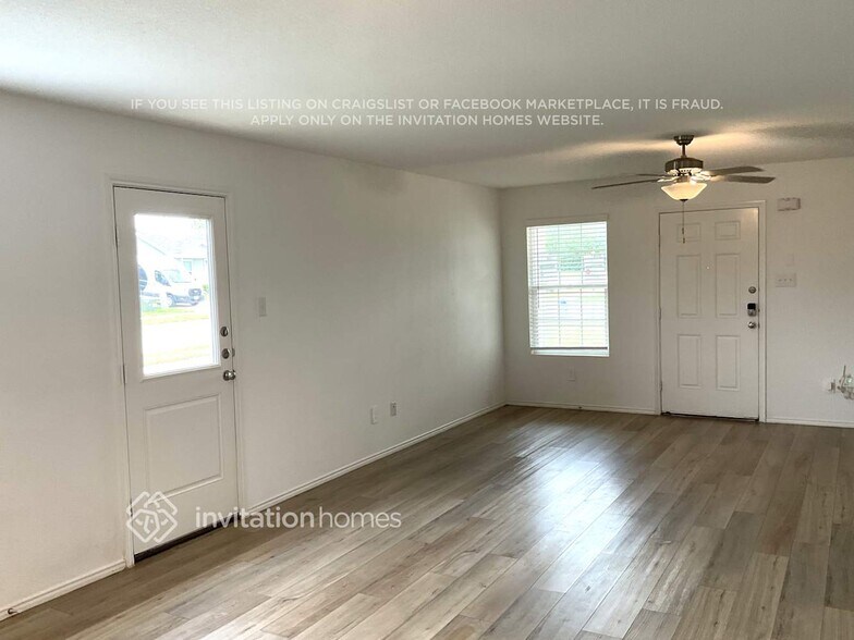 Building Photo - 1346 Mosely Cir
