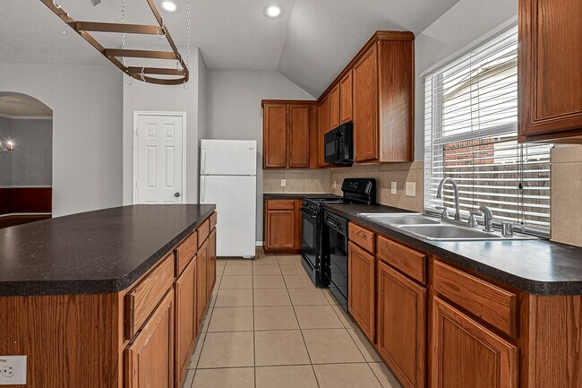 Building Photo - 16711 Moss Green Ct