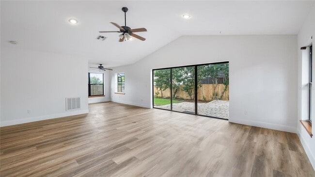 Building Photo - 901 Cutler Rd