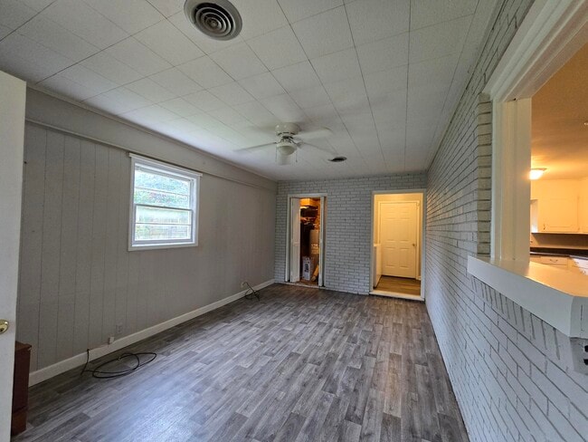 Building Photo - 106 Parish St