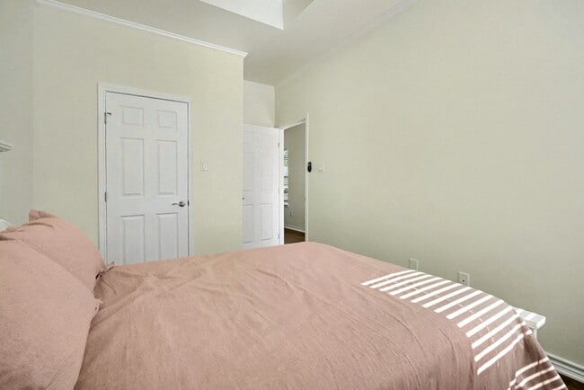 Building Photo - 3521 Avenue N 1/2 Rear