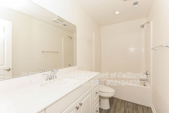 Building Photo - 26654 Dash Dr