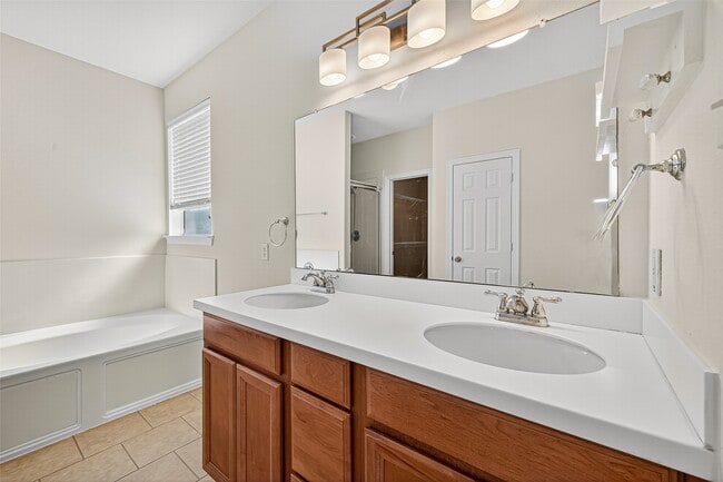 Building Photo - 2815 Sage Creek Ct
