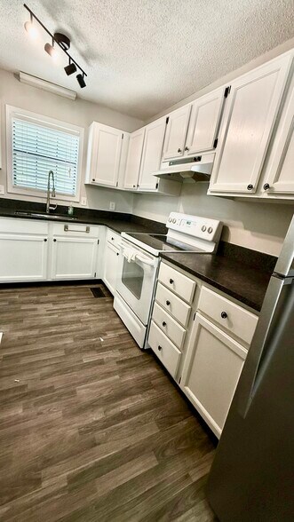 Building Photo - 1903 Malone Rd