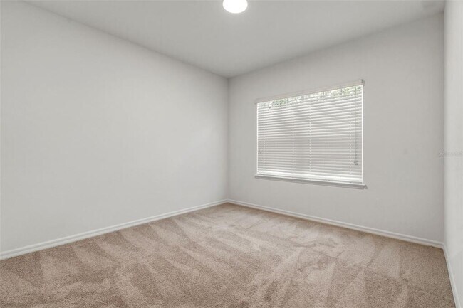 Building Photo - 9377 Meadow Hunt Way