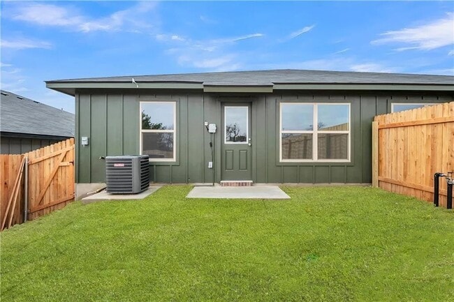 Building Photo - 1125 Lindsey Dr