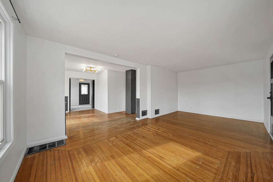 Building Photo - 1603 N Cotner Blvd