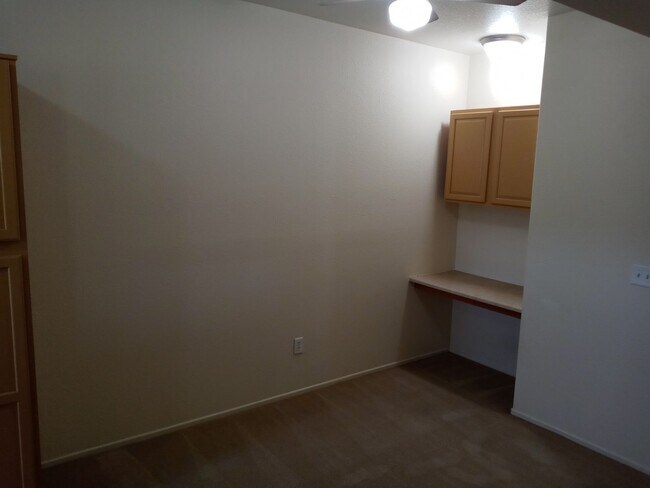 Building Photo - 41410 Juniper St