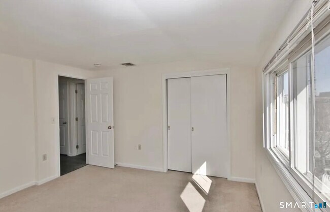 Building Photo - 16 Haviland St