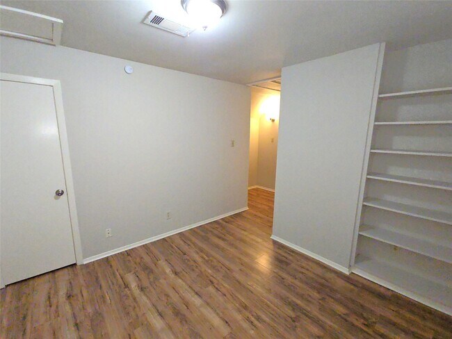 Building Photo - 5607 Grace Point Ln