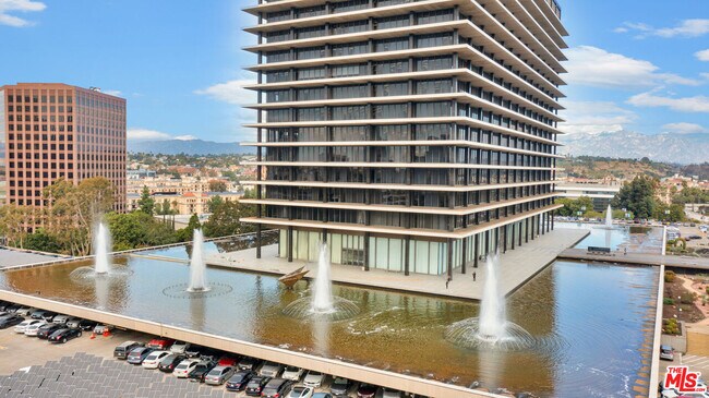 Building Photo - 800 W 1st St