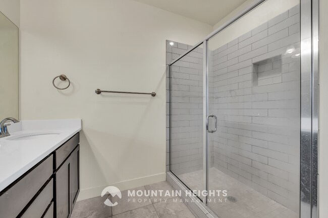 Building Photo - 607 Sawback Ln