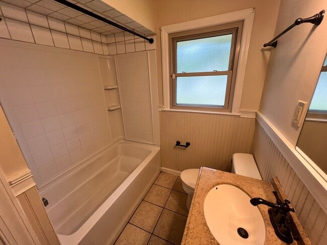 Building Photo - New On the Market!