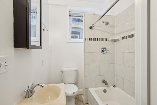 Building Photo - 1606 Gwynns Falls Pkwy