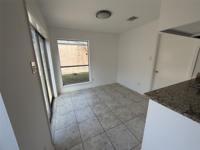 Building Photo - 7822 Albin Ln