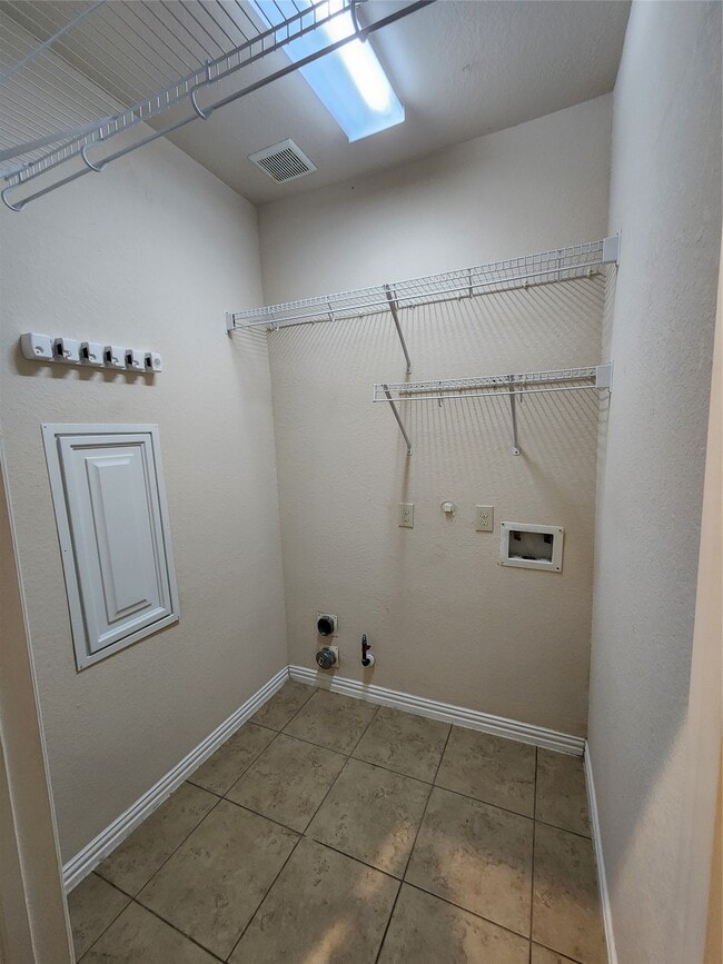 Building Photo - 4713 E Meadow Dr