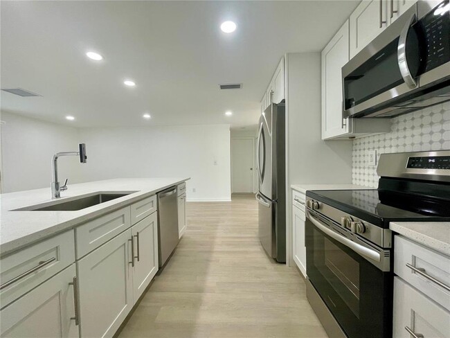 Building Photo - 11241 Temple Ct