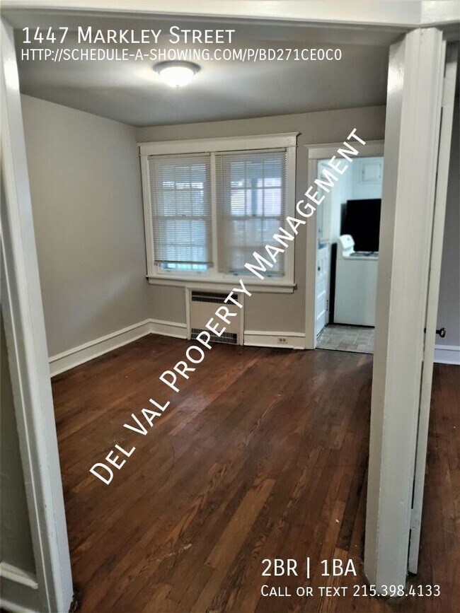 Building Photo - Brick-Front 2-BD, 1-BTH, Townhome for Rent...