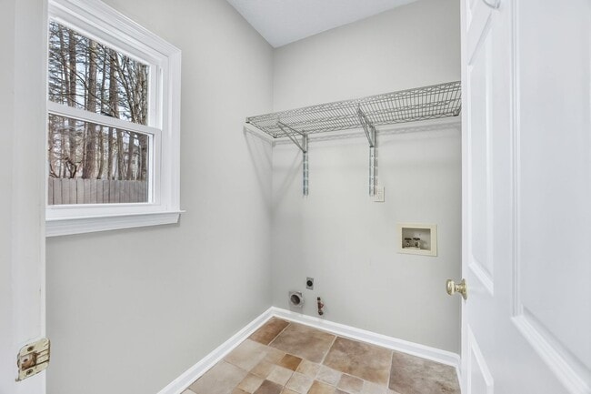 Building Photo - Spectacular John's Creek Traditional