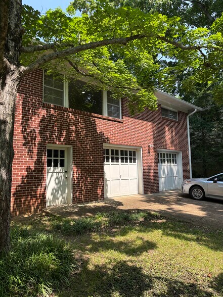 Building Photo - 104 S Germantown Rd