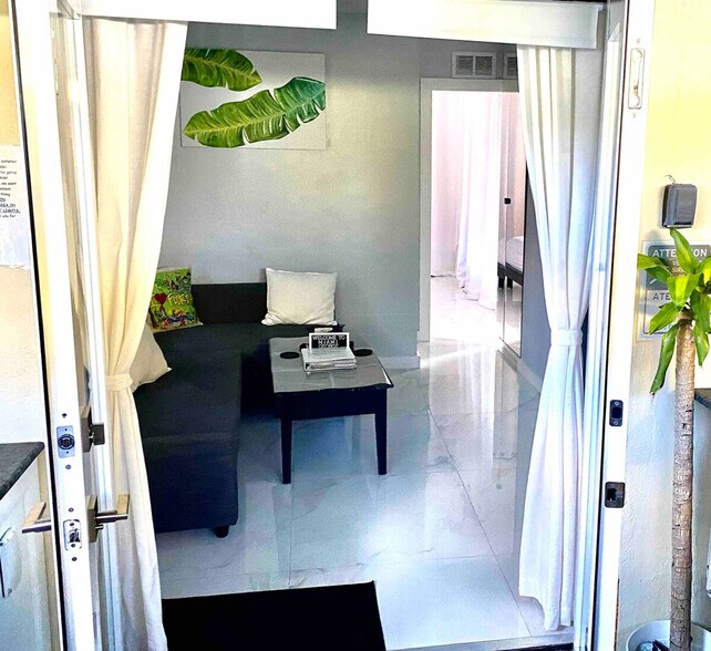 Building Photo - 15061 SW 89th Ct