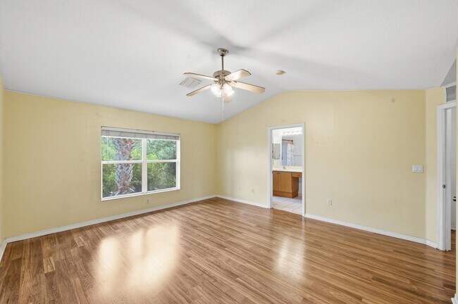 Building Photo - 1810 Seminole Palms Dr