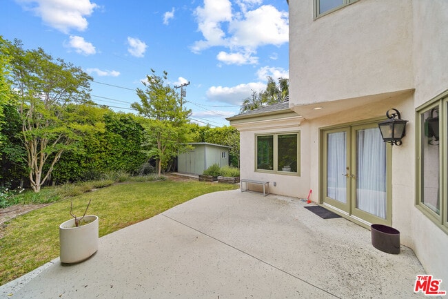 Building Photo - 248 S Swall Dr