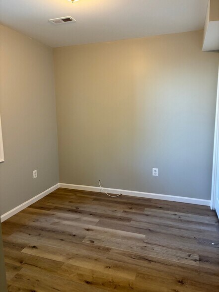 Building Photo - 1709 E St NE