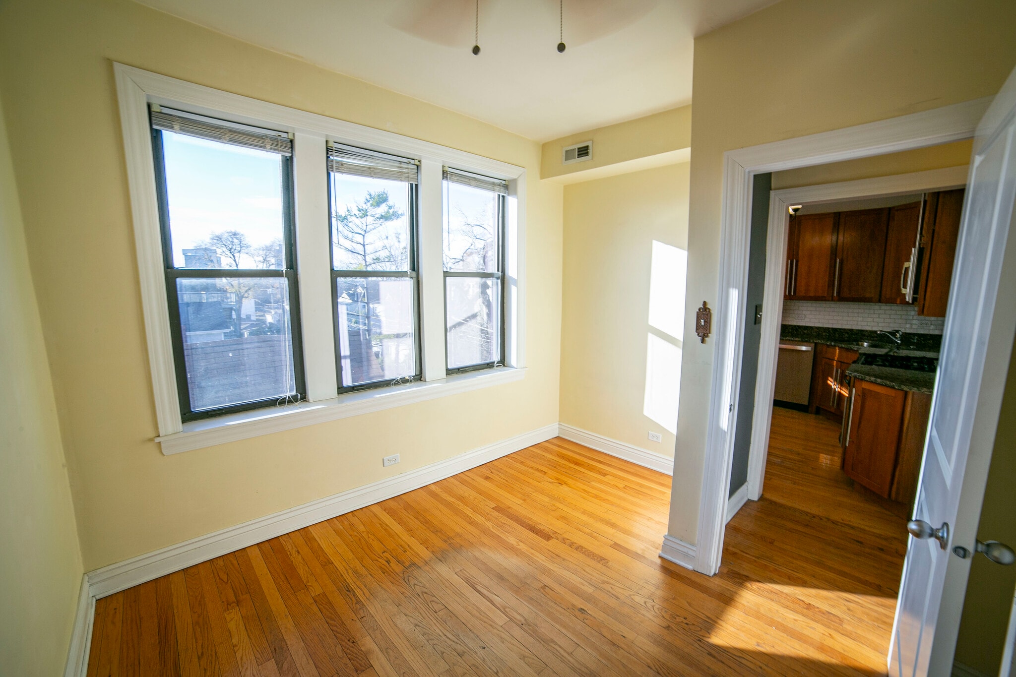 Building Photo - 2707 W Altgeld St