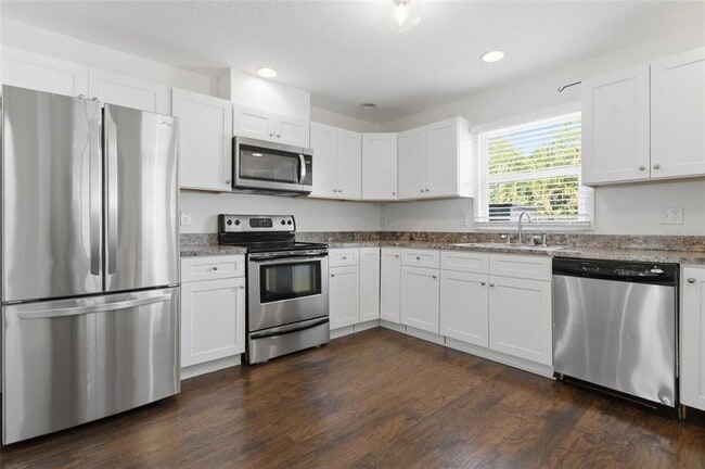 Building Photo - 469 38th Ave N