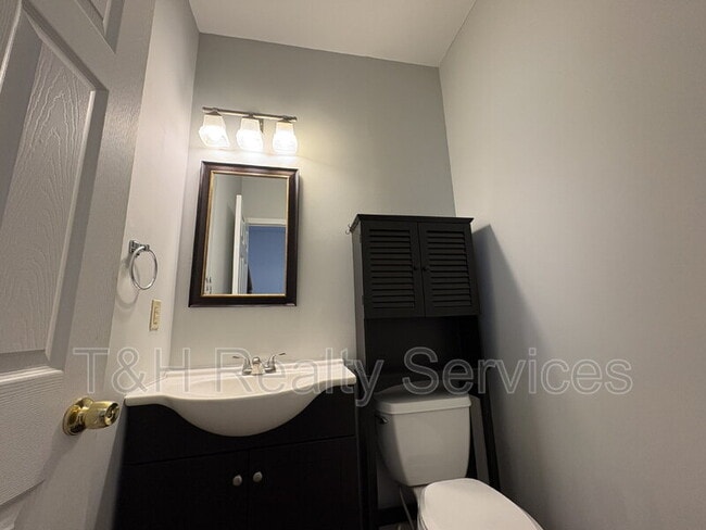 Building Photo - 2030 N College Ave