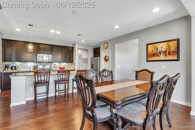 Building Photo - 15745 Diamante Dr