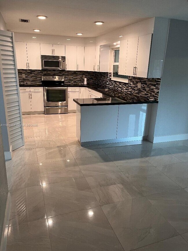 Building Photo - 11712 SW 13th St