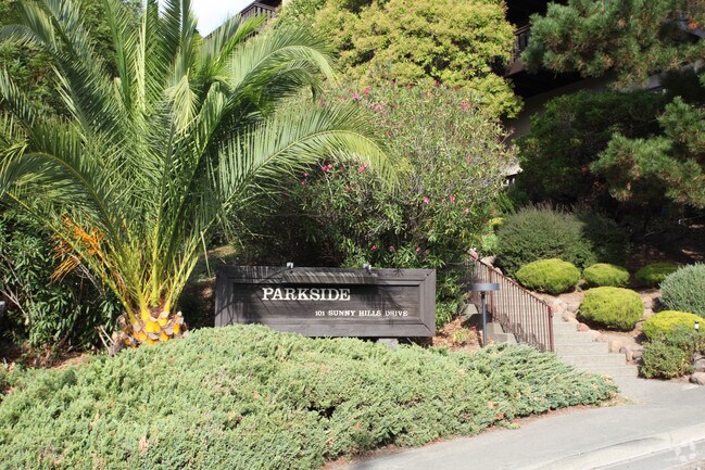 Building Photo - Parkside