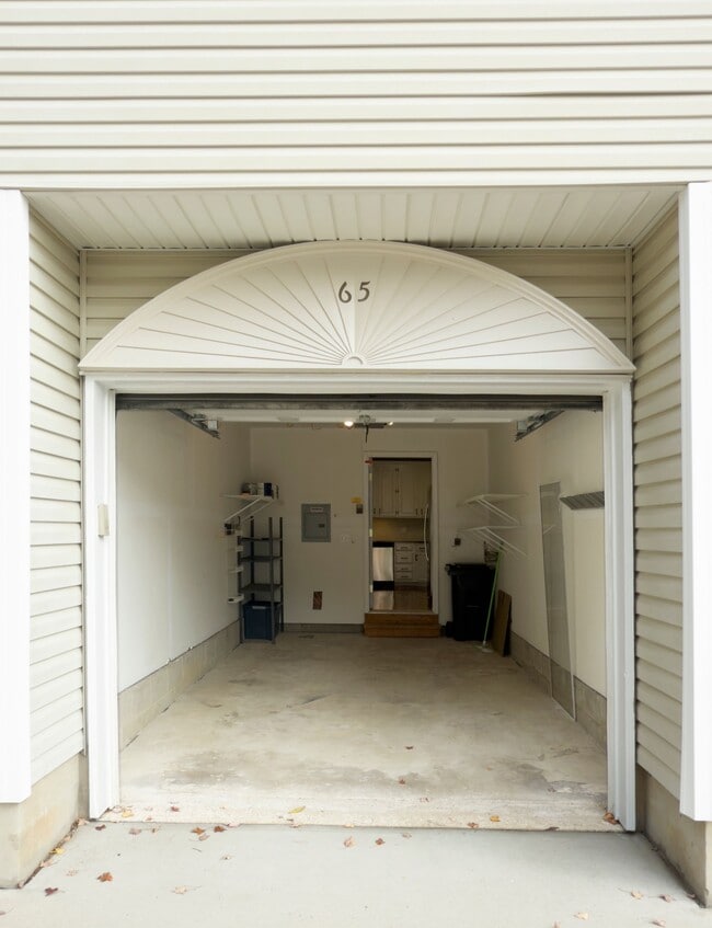 Building Photo - 65 Wildflower Ln