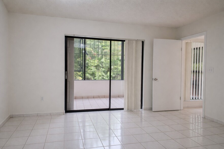 Building Photo - 10885 NW 7th St