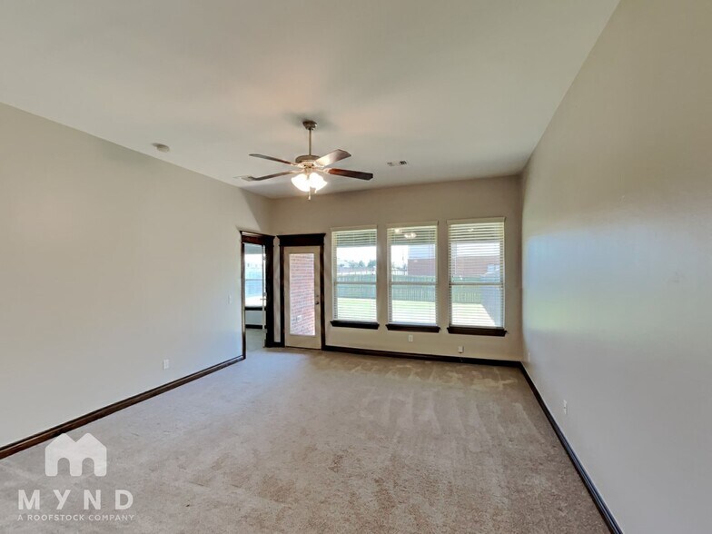 Building Photo - 1132 Merlin Dr