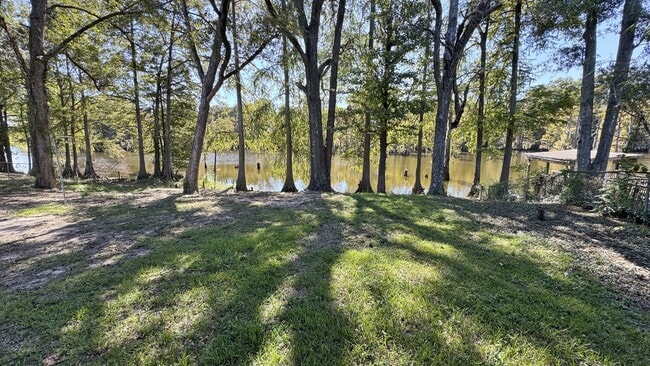 Building Photo - 401 Bayou Oaks Dr