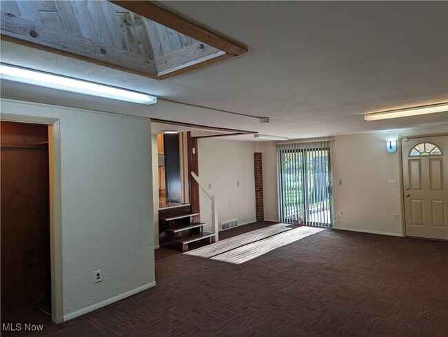 Building Photo - 17802 Rapids Rd