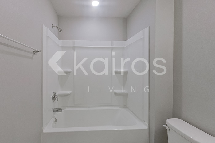 Building Photo - 4694 Malay Cir