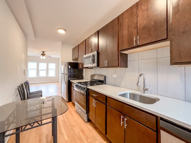 Building Photo - 4405 N Kimball Ave