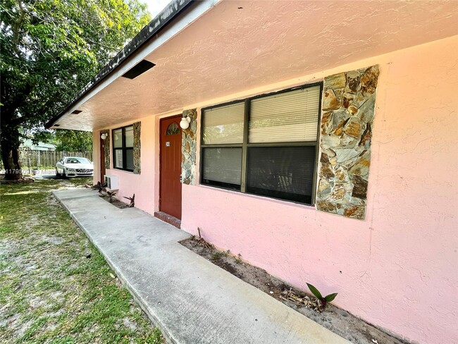 Building Photo - 247 SW 7th St