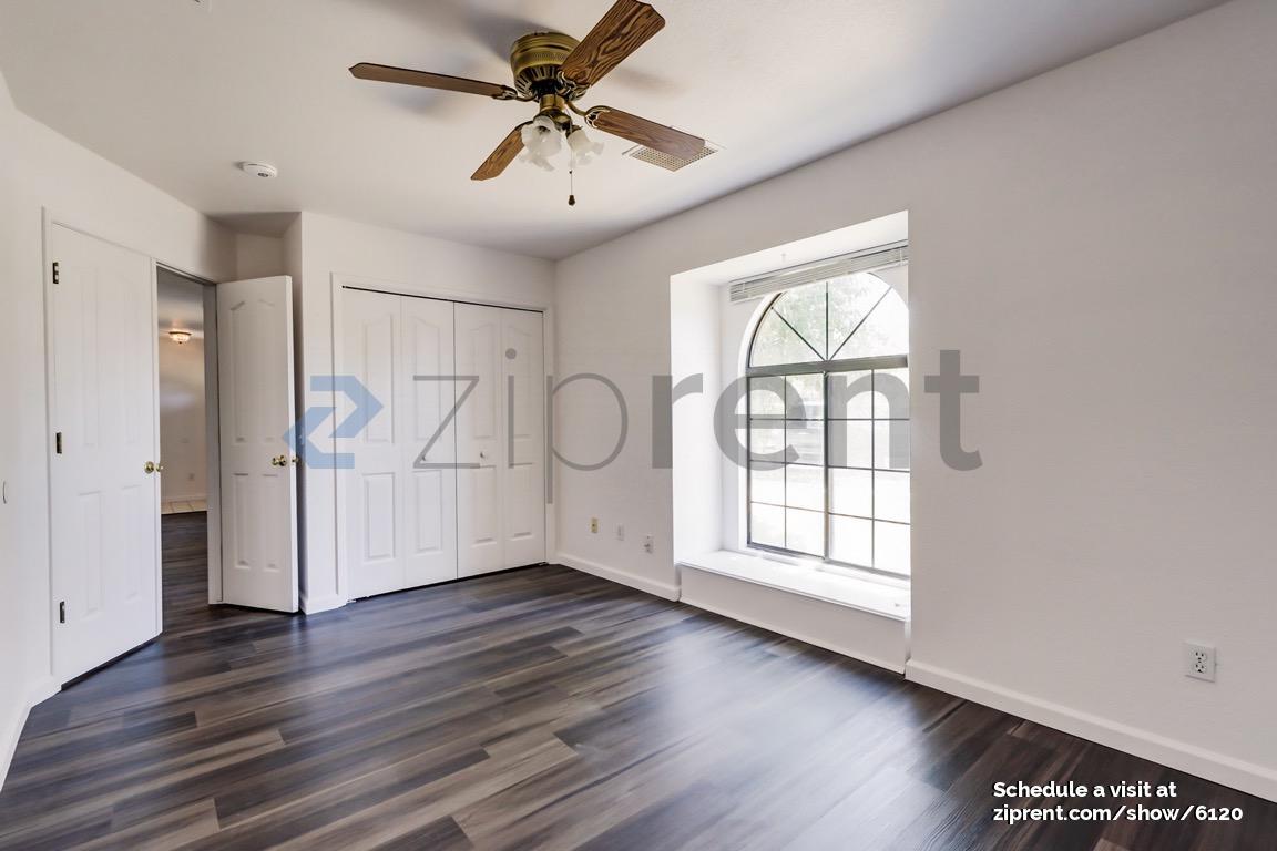 Building Photo - Unit