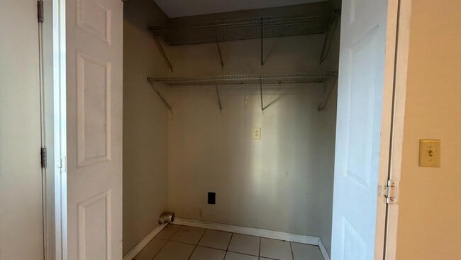 Building Photo - 23 Lexington Ct